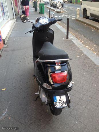 Vespa LX 50 noir