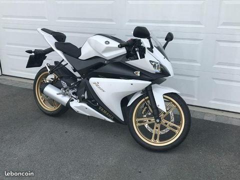 Yamaha YZF-125 Blanc 2 PLACES