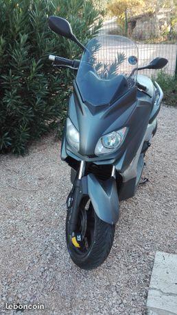 Xmax yamaha 125