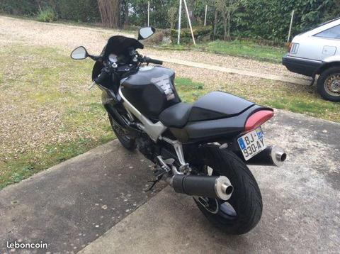 À saisir Honda vtr firestorm 1000 cm3 de 2002