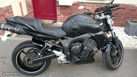 Yamaha FZ6 (full Black)