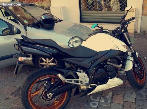 Suzuki GSR 600 mtt1