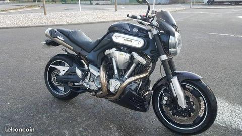 YAMAHA 1700 MT01