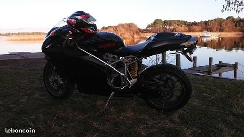 Ducati 749 Dark