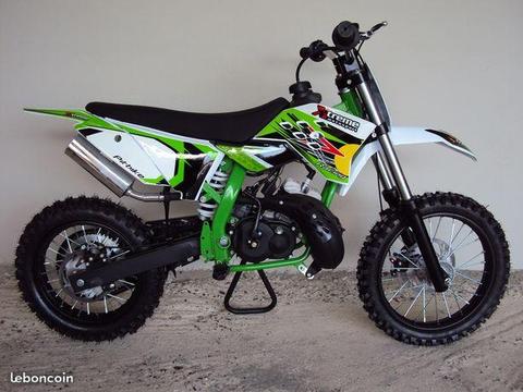Moto dirt 50cc 2 temps 12/14 neuve et montée