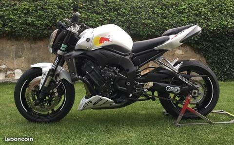 Yamaha FZ1 Red Bull