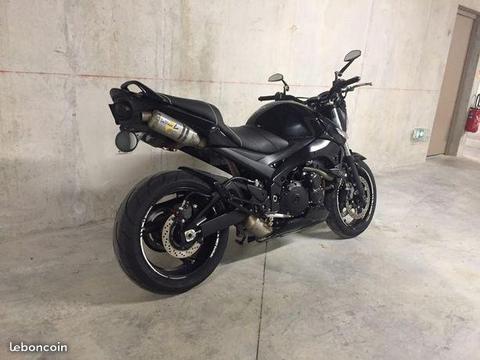 Suzuki GSR 600 Full black