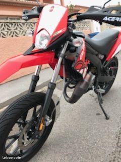 Moto 50cc GILERA 2016