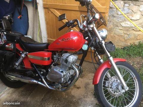 Moto custom 125