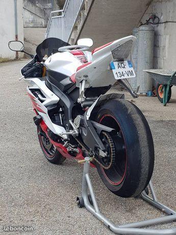Yamaha R6