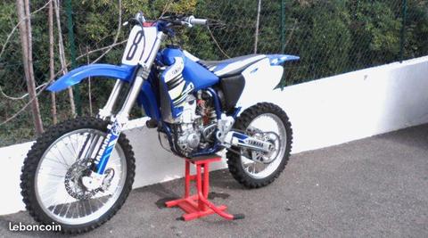 Moto cross yamaha