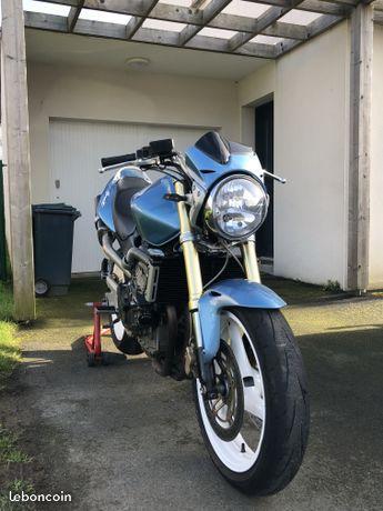 Honda 600 Hornet Bleu satin neuf