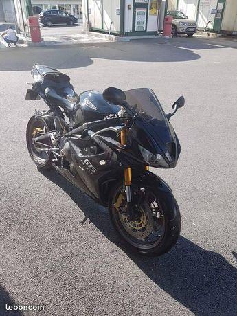 triumph 675 daytona