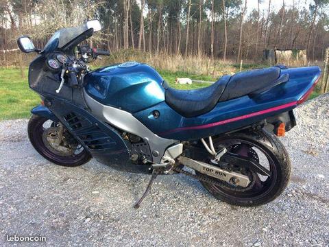 Suzuki 600 RF R