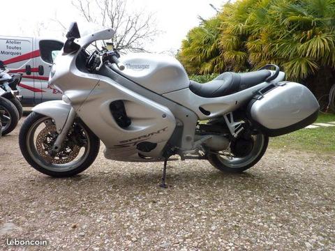 Triumph 955 sprint st