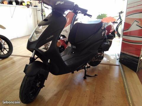 Scooter daelim s4 50cc neuf