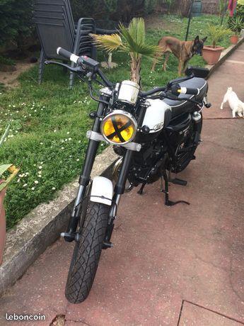 Moto mash 125 comme neuve