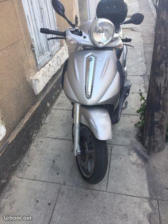 Piaggio 500 cc beverly année 2006