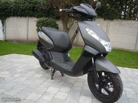 Scooter peugeot kisbee rs 50 cm3 impeccable