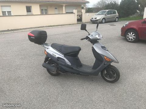 Scooter 125 Suzuki