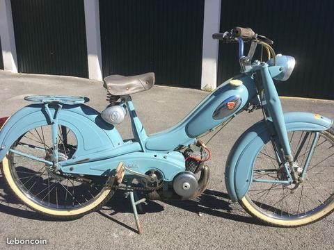 Mobylette motobecane AV 76