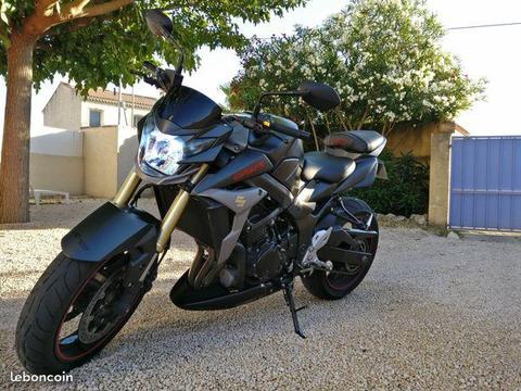 Suzuki GSR 750 noir mat