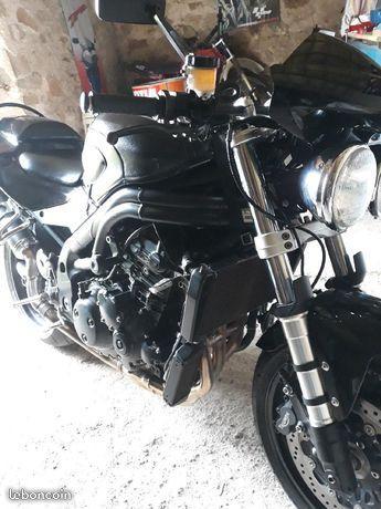 Triumph speed triple 955