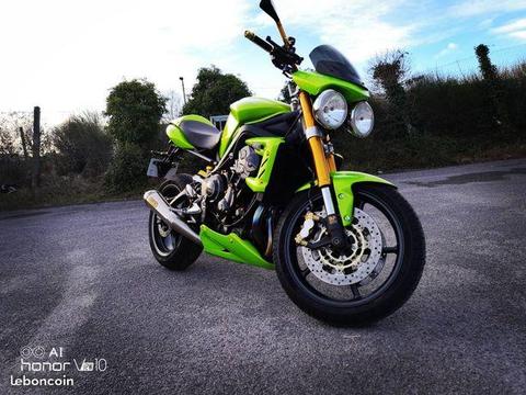 TRIUMPH STREET TRIPLE 675R