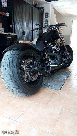 Harley bobber rigide