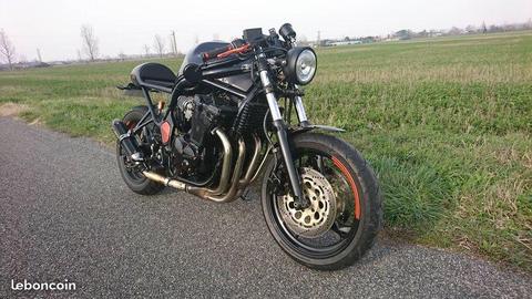 Suzuki 600 bandit café racer