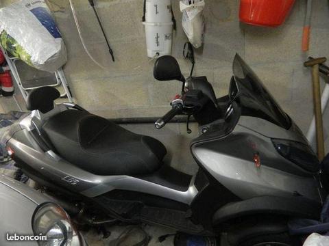 Mp3 piaggio 400lt casque et manteau