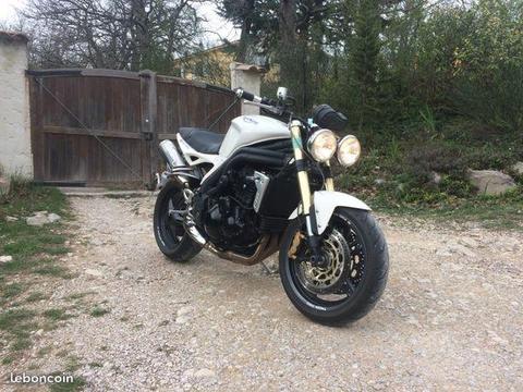 Triumph speed triple 1050