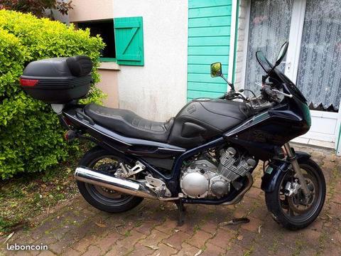 Yamaha xjs 900