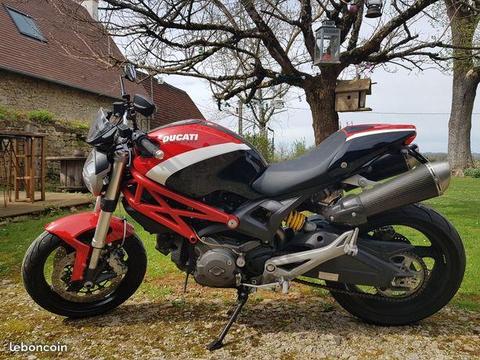 Ducati monster 696