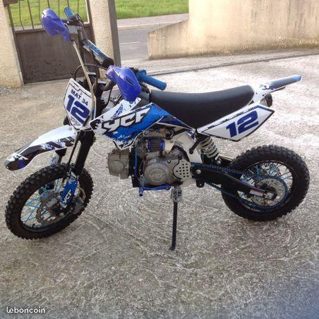 Très belle YCF 125 de 2014