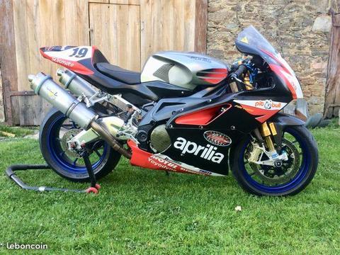 Aprilia RSV 1000 Factory