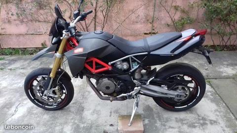 Aprilia Dorsoduro Factory 750