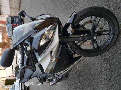 YZF R125