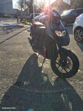 Aprilia sr motard 50