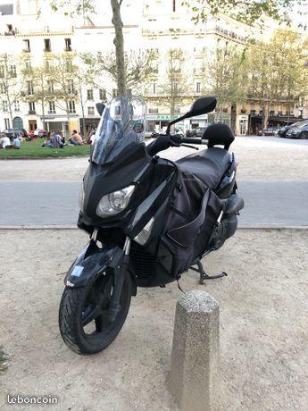 Yamaha Xmax excellent état