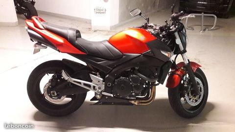 Suzuki gsr 600