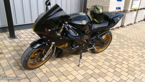 yamaha R1