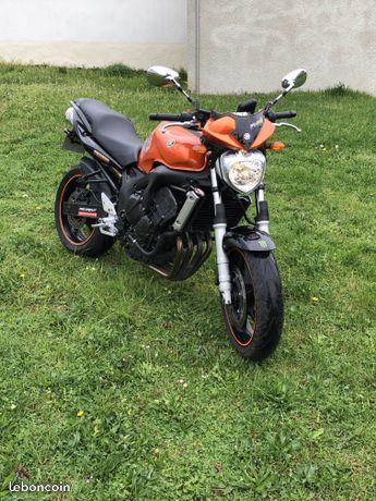 Très propre YAMAHA FZ6 année 2013