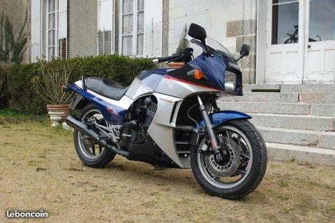 Kawasaki GPZ 900 R