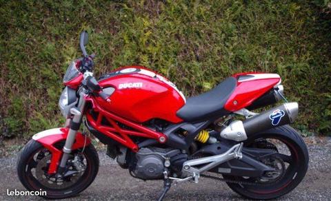 Ducati MONSTER 696