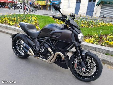 Diavel Dark