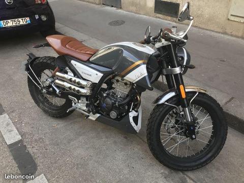 FB Mondial HPS 125 peinture personnalisée