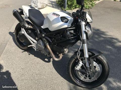 Ducati monster 696+