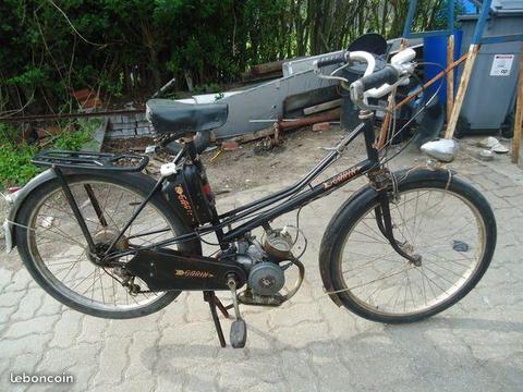 Ancienne mobylette garin