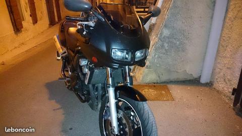 600 fazer fzs